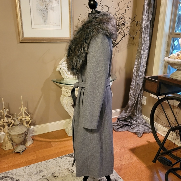 BCBG Max Azria Full Length Wool Blend Coat with Faux Fur Collar - Picture 10 of 17